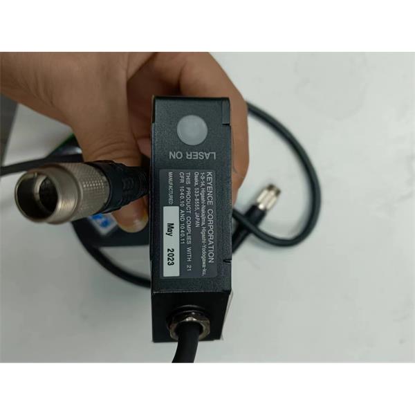 日本KEYENCE基恩士LK-G5000高精度CMOS激光位移傳感器感測(cè)頭LK-H022